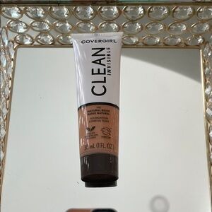 Covergirl Clean Invisible‎ Foundation - Natural Beige